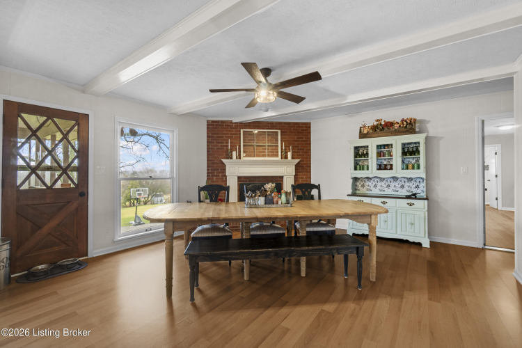 Listing Image 17