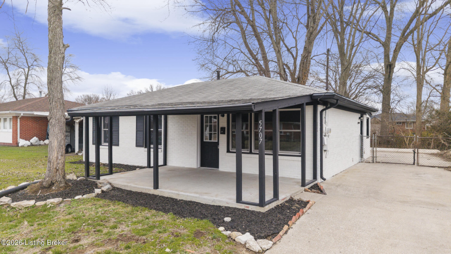 Listing Image 4