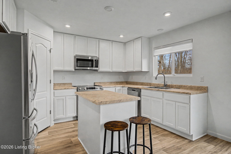 Listing Image 19
