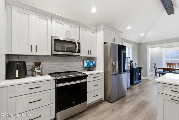 Listing Image 13