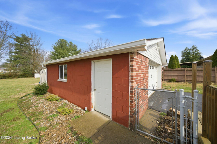 Listing Image 44