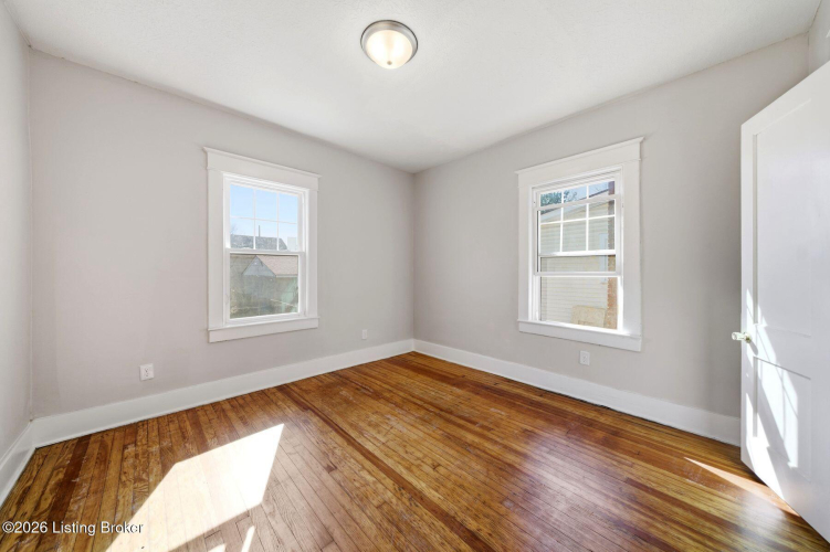 Listing Image 18