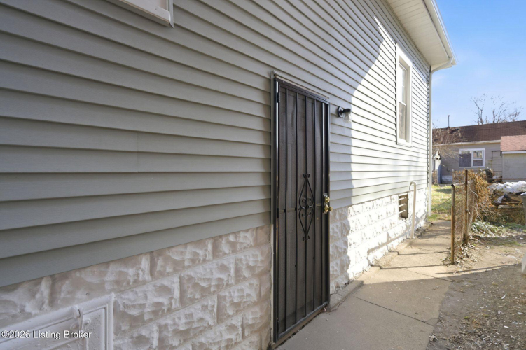 Listing Image 46