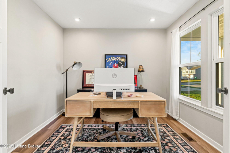 Listing Image 7