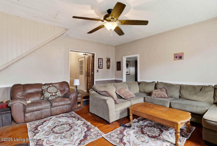 Listing Image 6