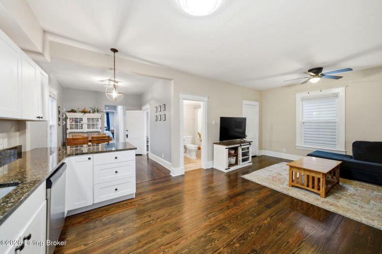 Listing Image 14