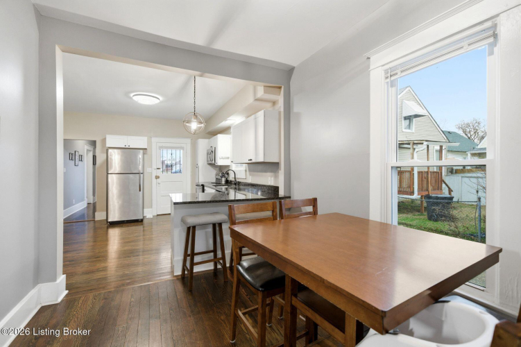 Listing Image 19