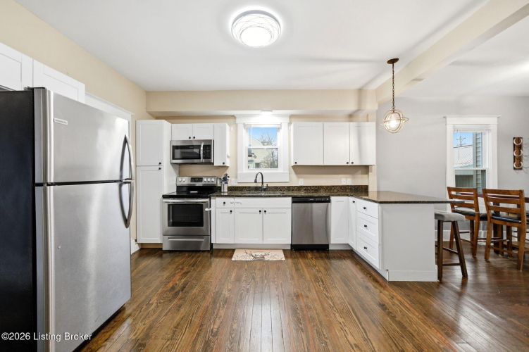 Listing Image 9