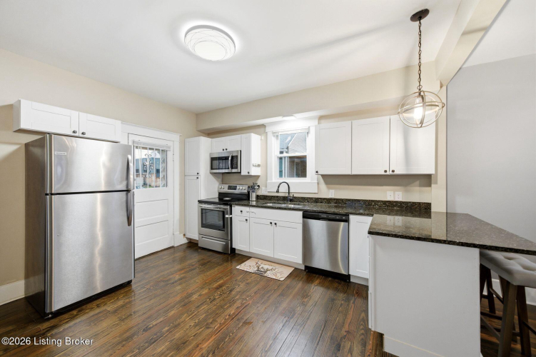 Listing Image 10