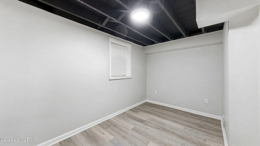 Listing Image 30