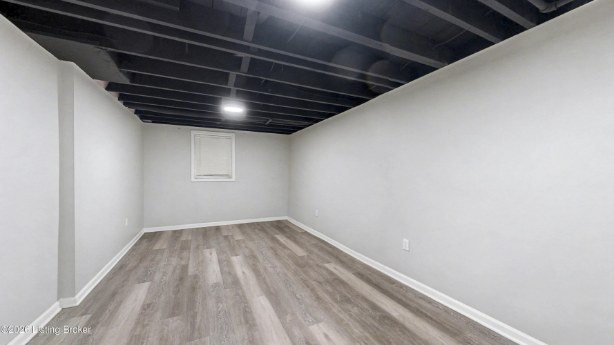 Listing Image 33