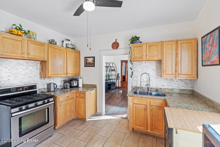 Listing Image 15