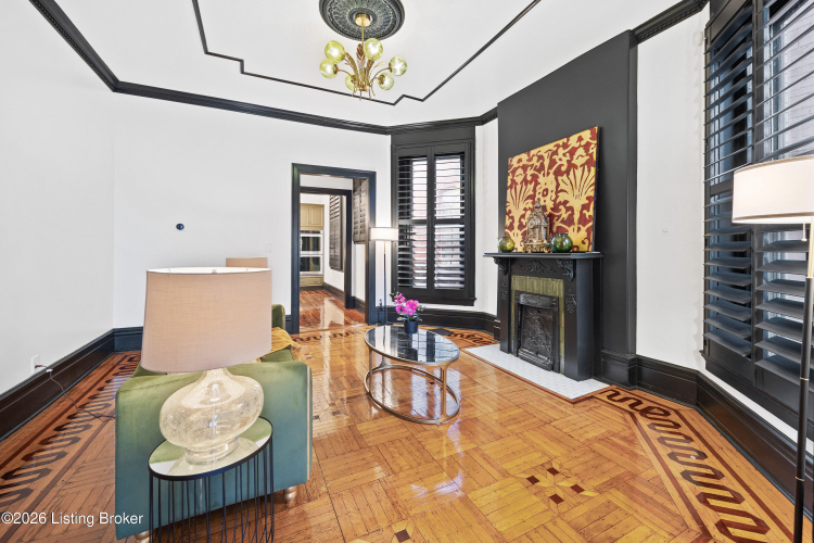 Listing Image 11