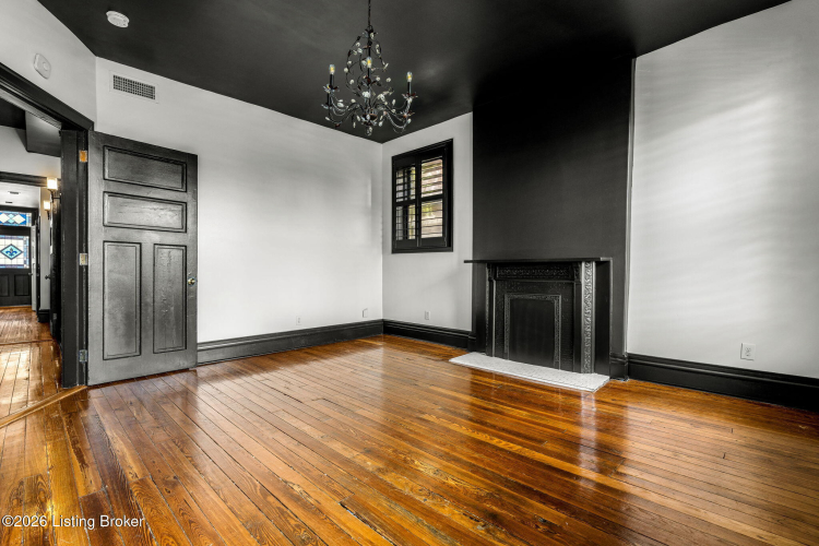 Listing Image 18