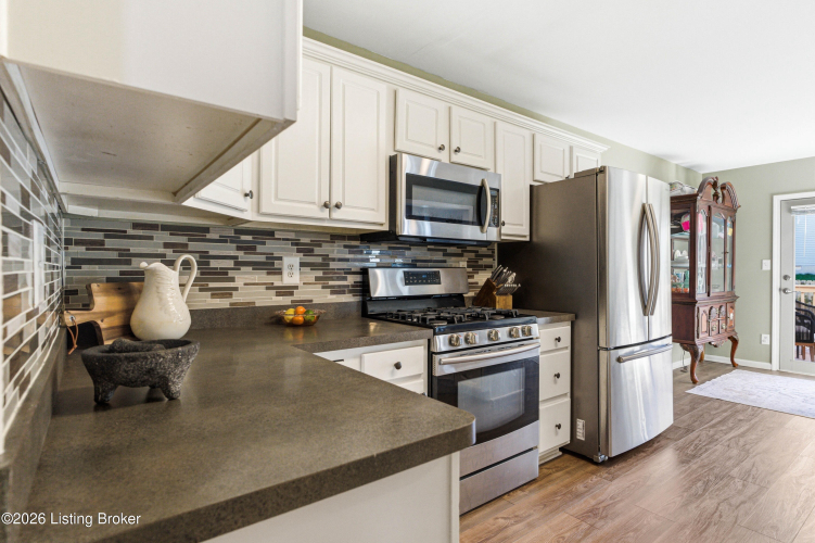 Listing Image 10