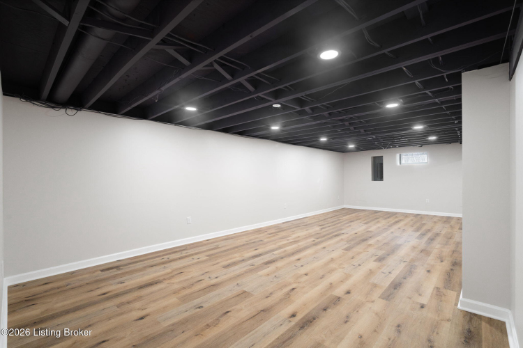 Listing Image 23