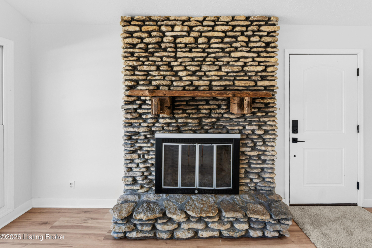 Listing Image 28