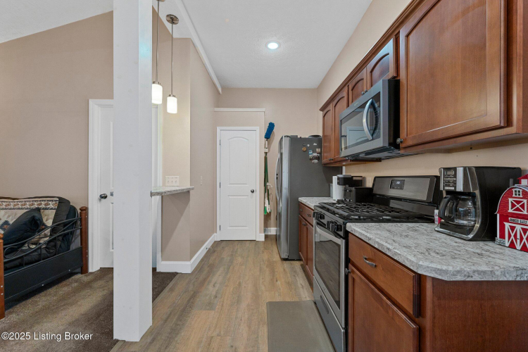 Listing Image 20