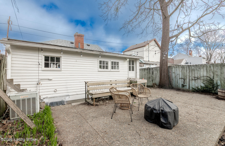 Listing Image 17