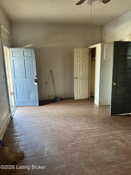 Listing Image 14
