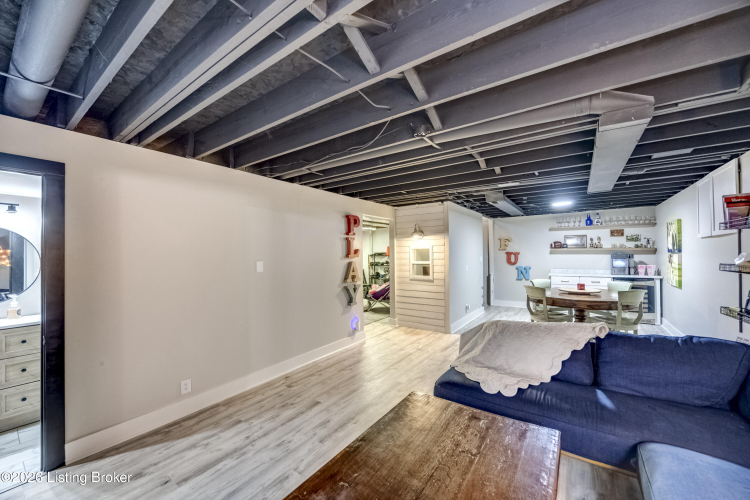 Listing Image 55