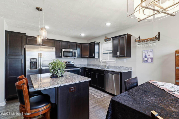 Listing Image 15