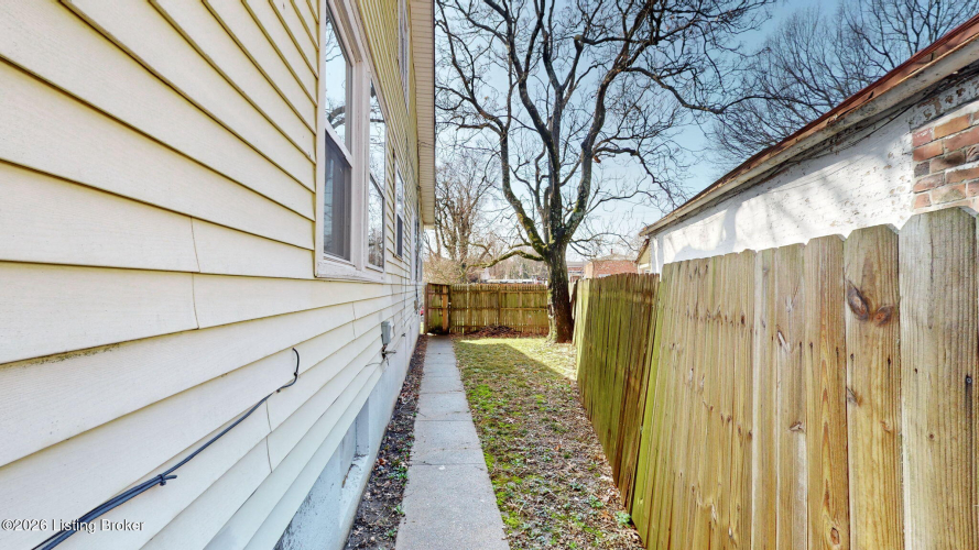 Listing Image 38