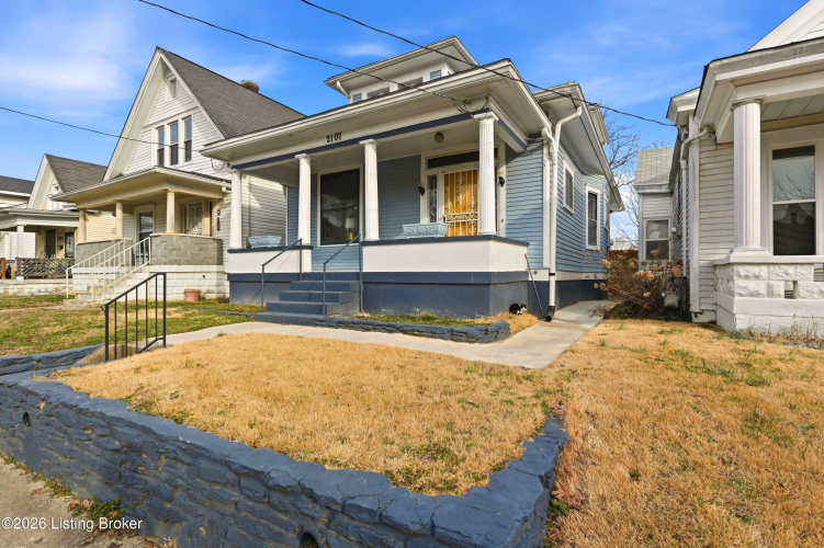 Listing Image 4