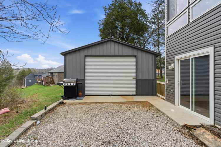 Listing Image 18