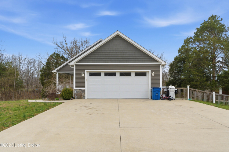 Listing Image 44