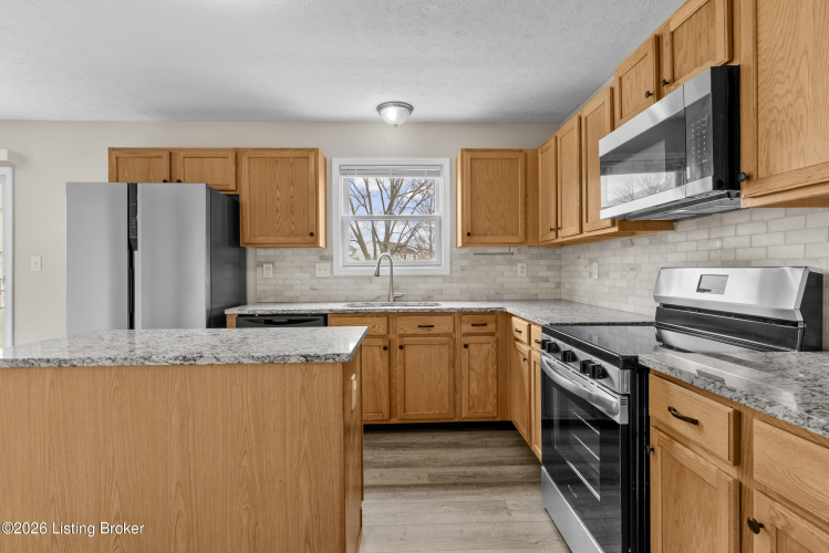 Listing Image 18