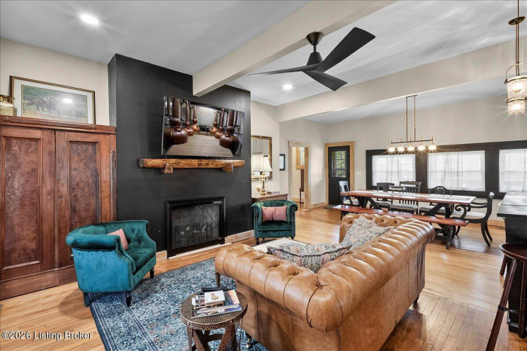 Listing Image 12