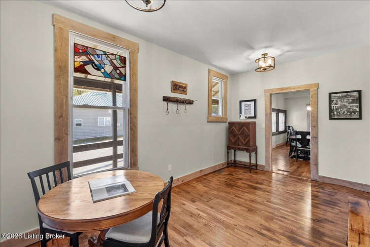 Listing Image 18
