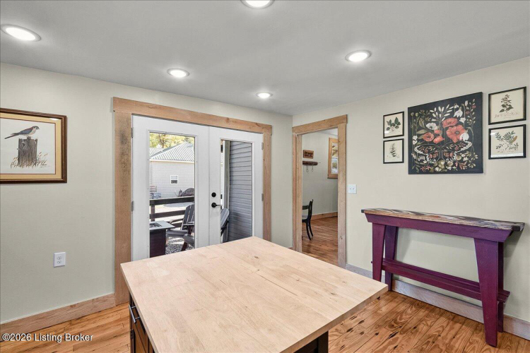 Listing Image 21