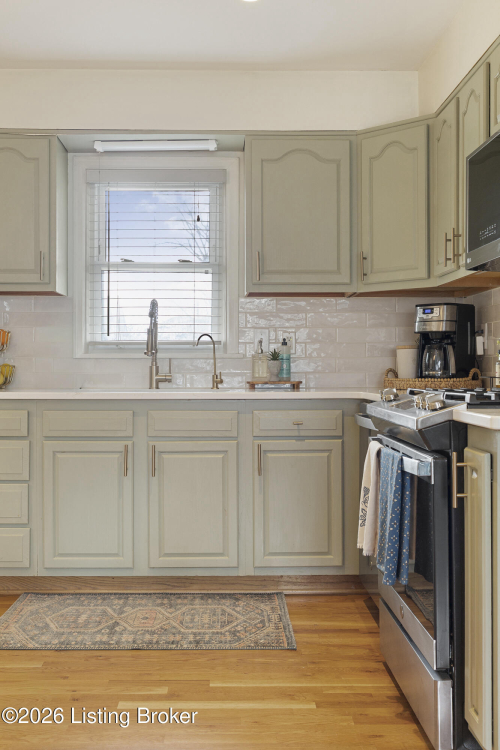 Listing Image 14