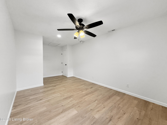 Listing Image 34