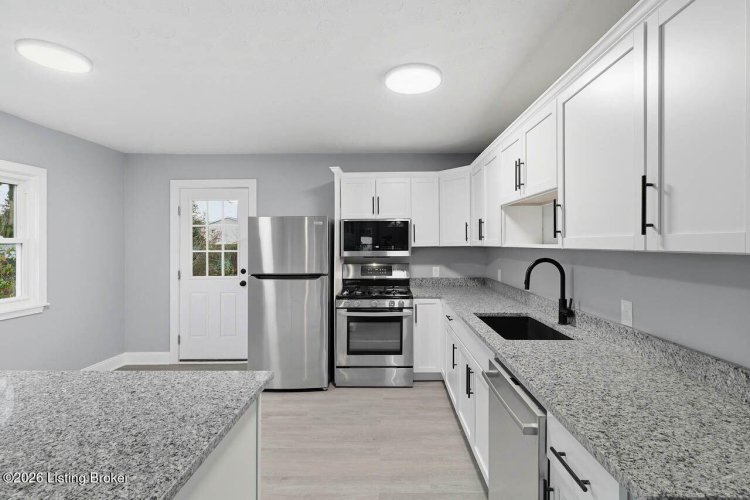 Listing Image 14