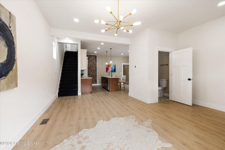 Listing Image 5