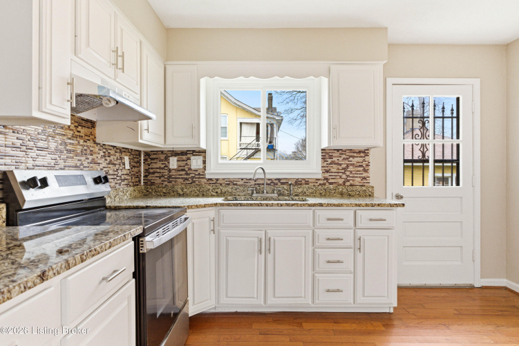Listing Image 6