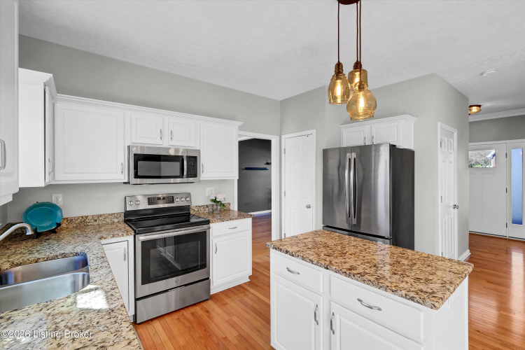 Listing Image 11