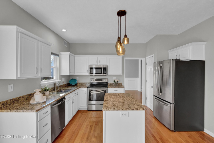 Listing Image 10