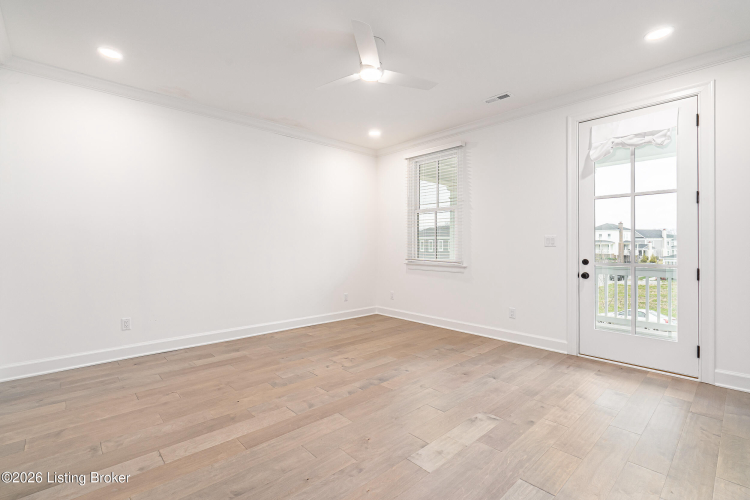 Listing Image 37