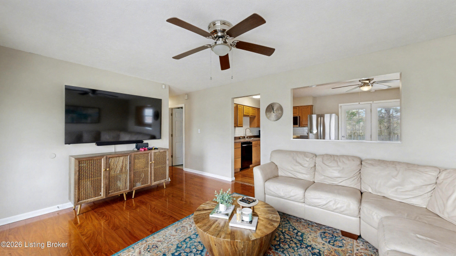 Listing Image 5