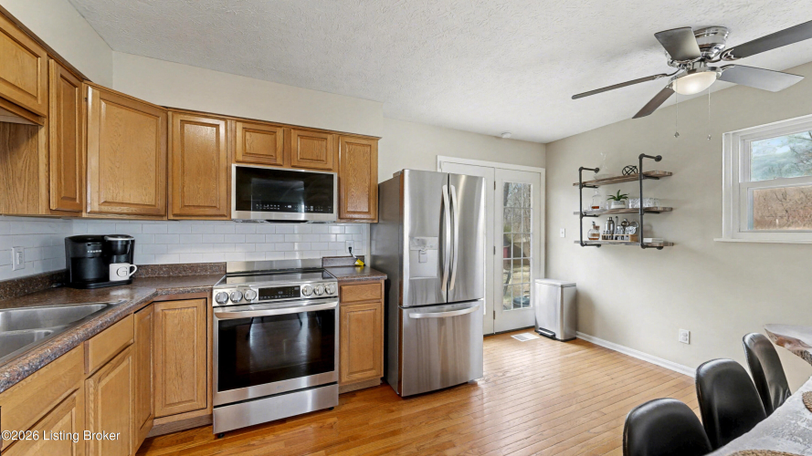 Listing Image 6