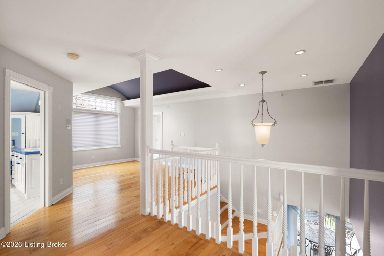 Listing Image 80