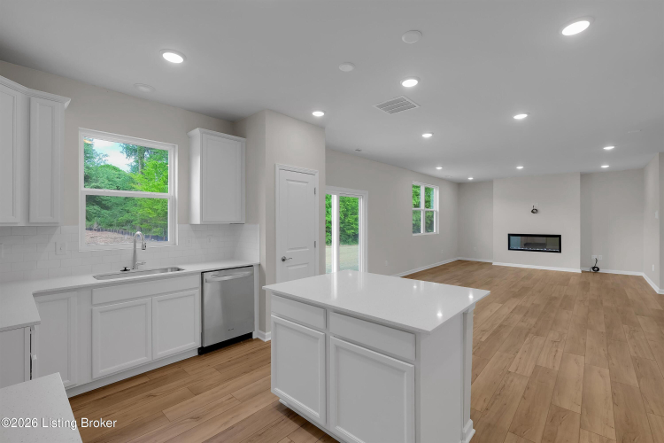 Listing Image 15