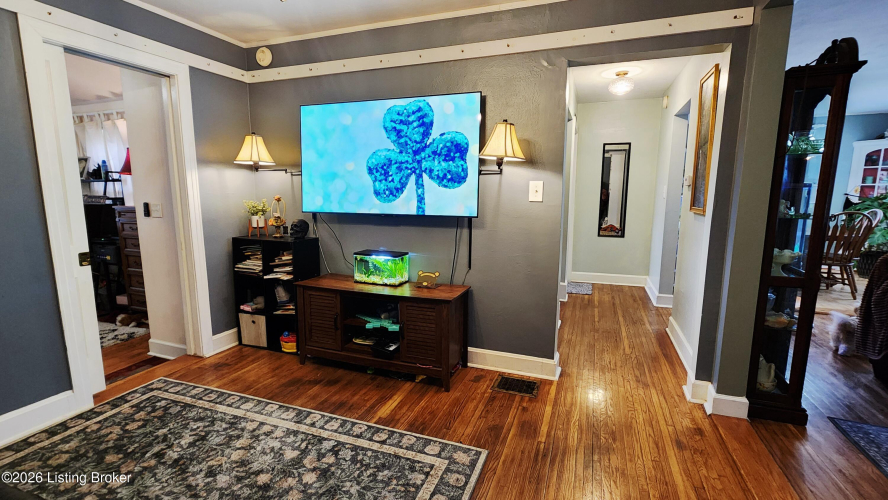 Listing Image 19