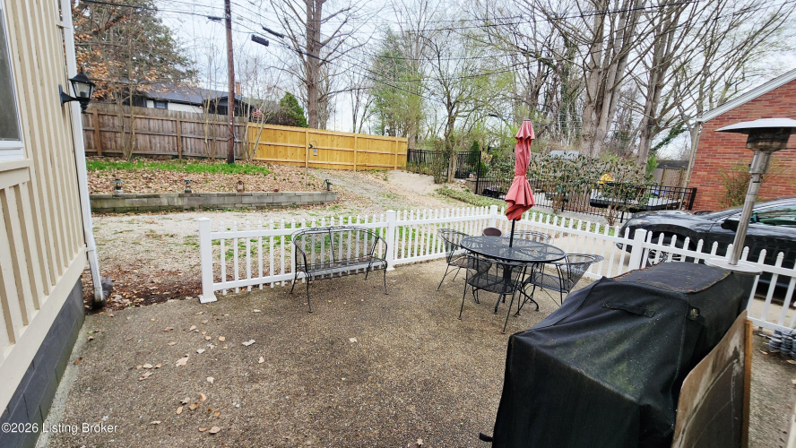 Listing Image 5