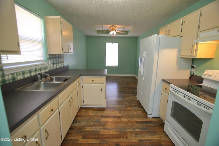 Listing Image 16