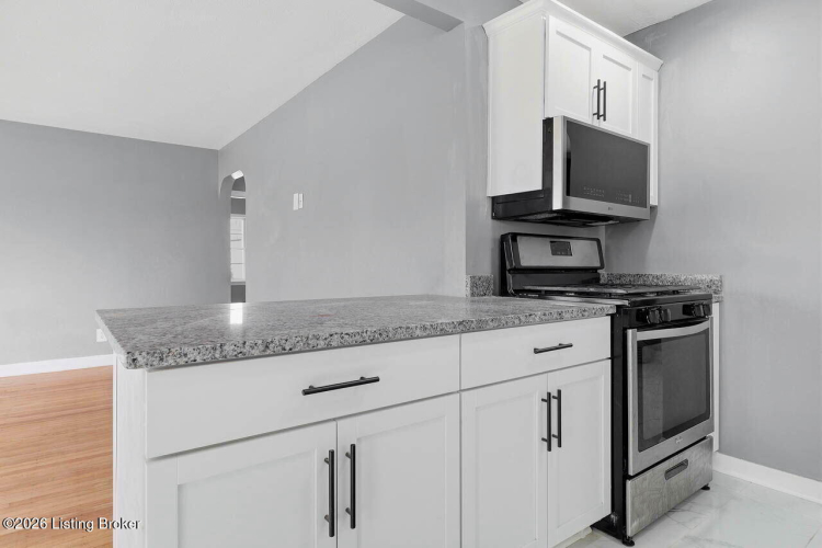 Listing Image 16